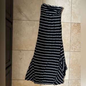 Maternity maxi dress